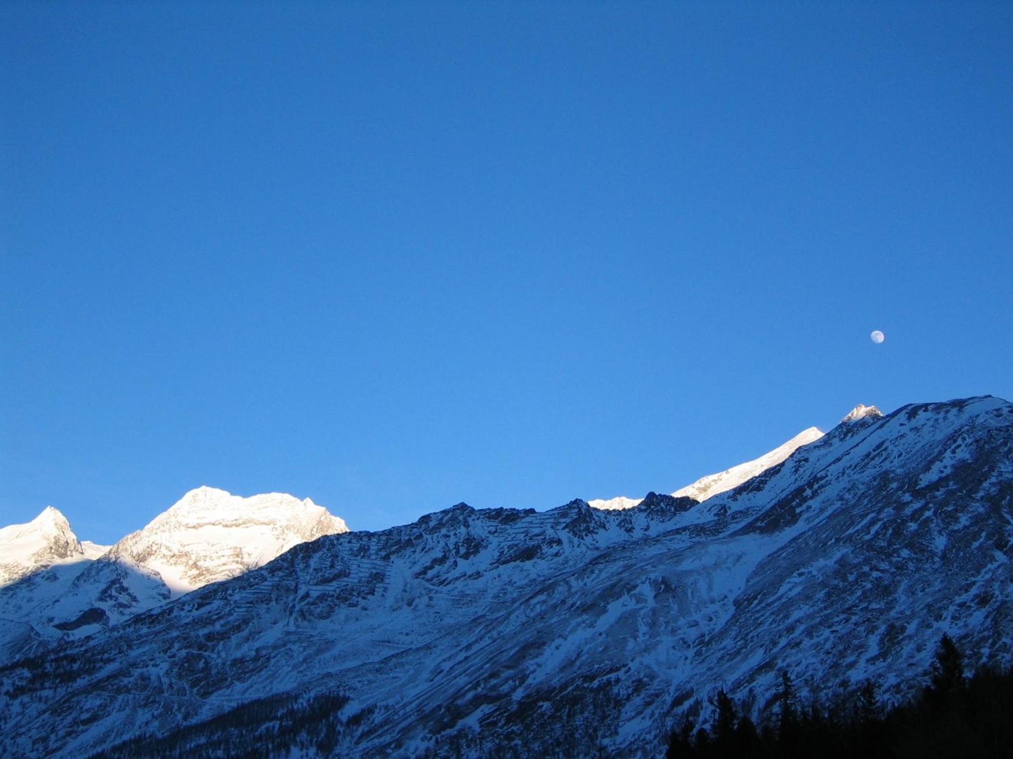 Ambiente Guesthouse Saas Fee 외부 사진